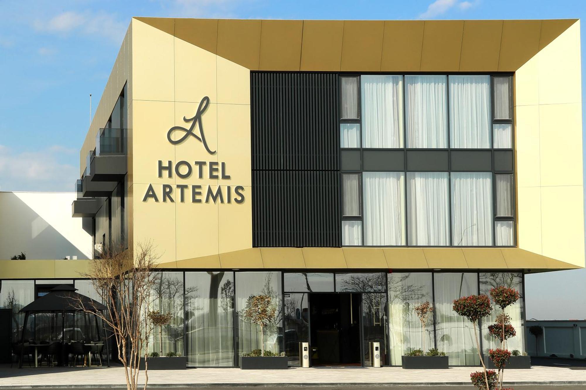Hotel Artemis Oradea Ngoại thất bức ảnh