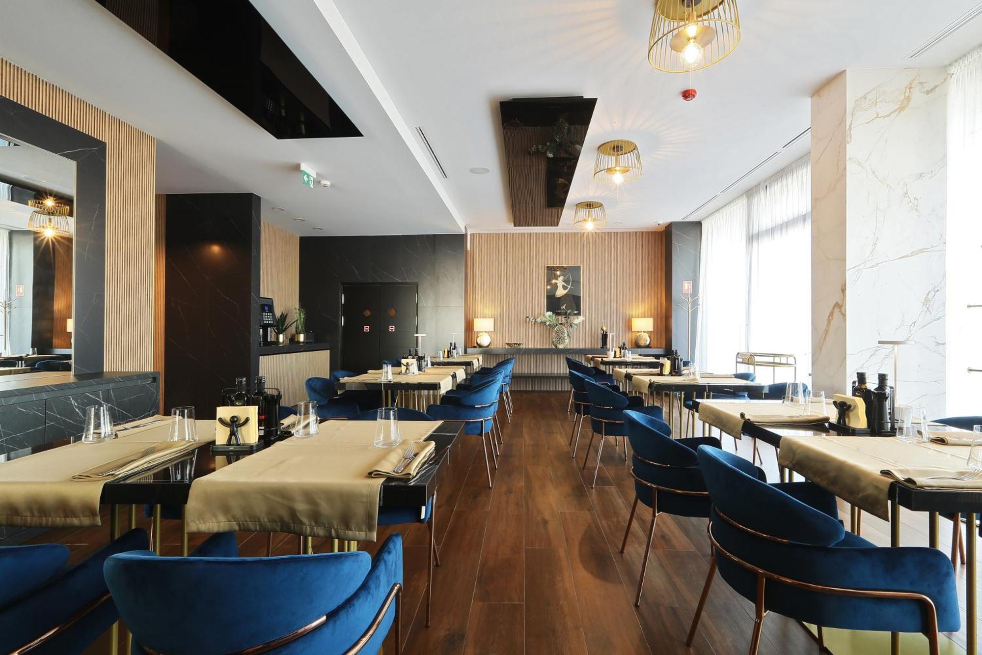 Hotel Artemis Oradea Ngoại thất bức ảnh