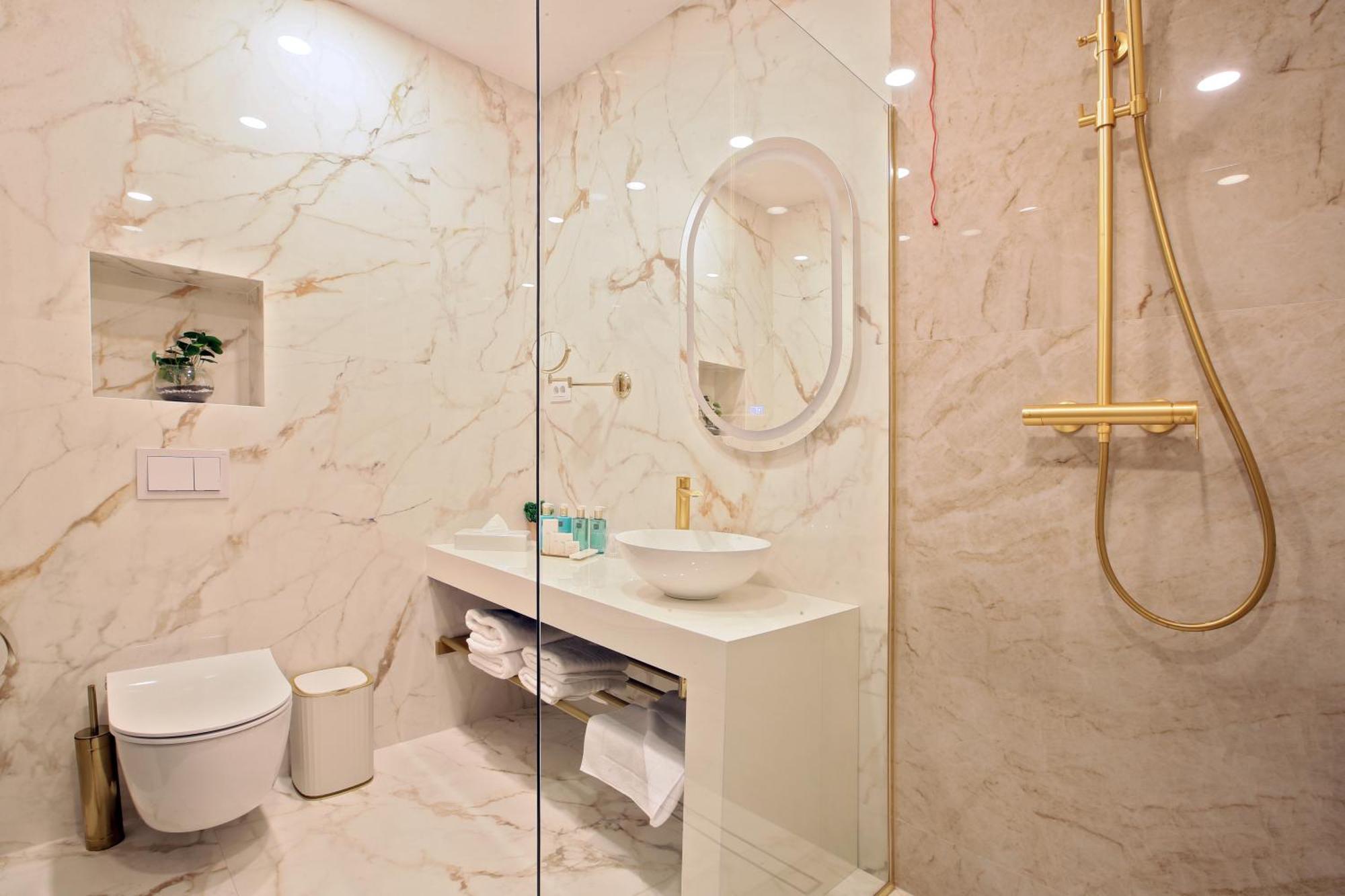 Hotel Artemis Oradea Ngoại thất bức ảnh