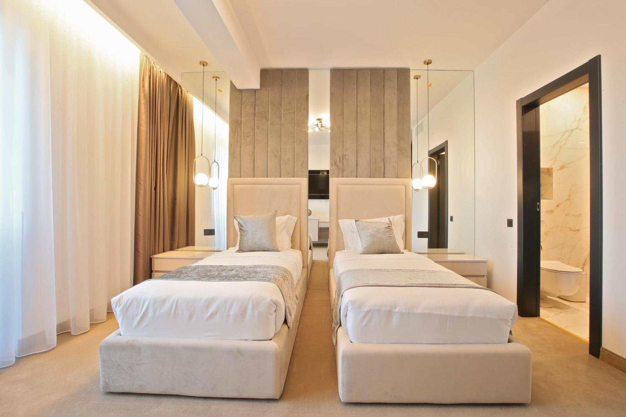 Hotel Artemis Oradea Ngoại thất bức ảnh